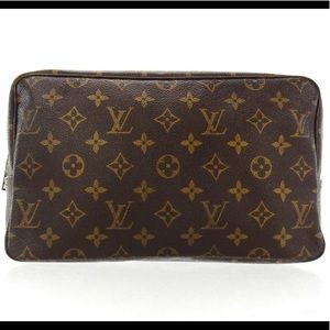 Authentic Louis Vuitton Toiletries 28.